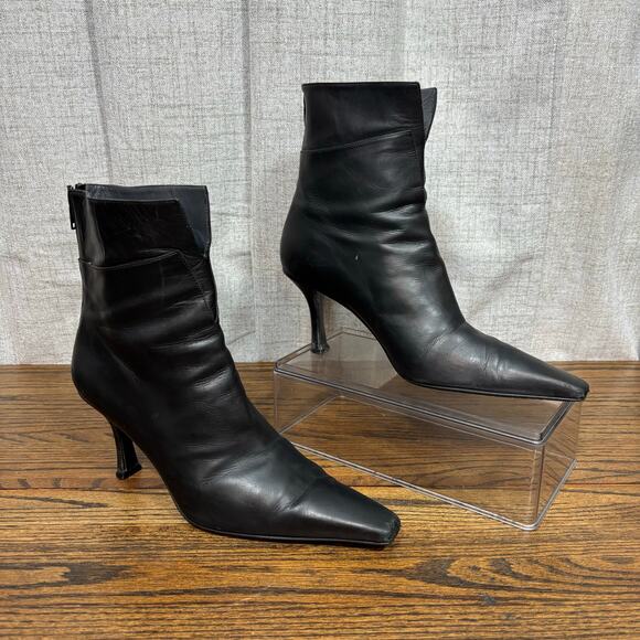 Stuart Weitzman Black Leather Pointed Toe Ankle Boots Size 8.5 Made in Spain - Picture 1 of 9